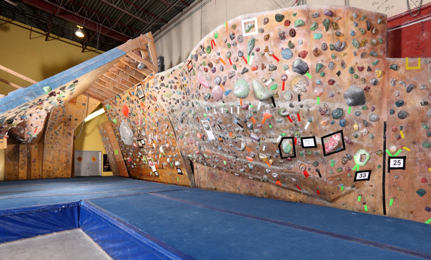 Chinook 2 Calgary Climbing Centre